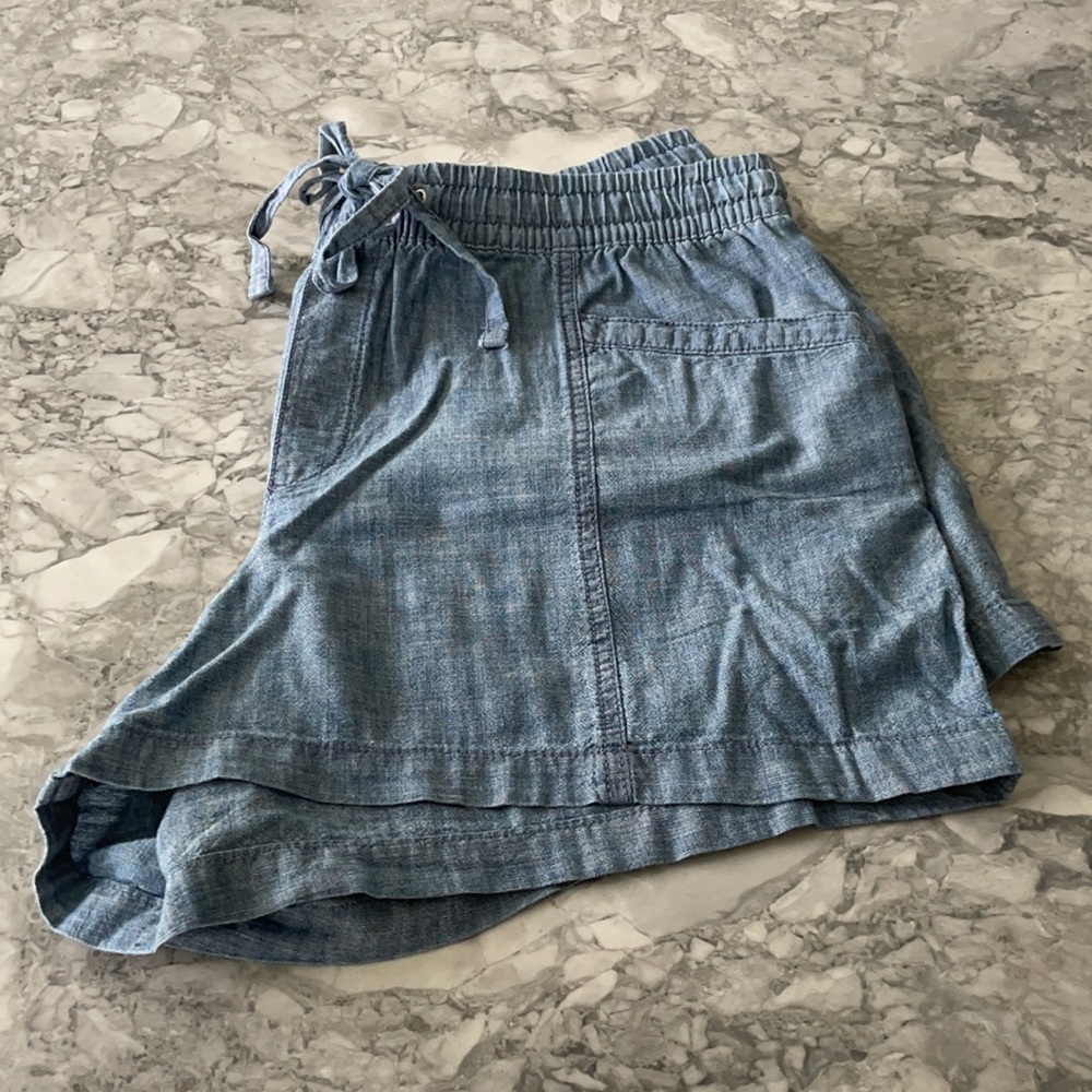 GAP SHORTS - L
